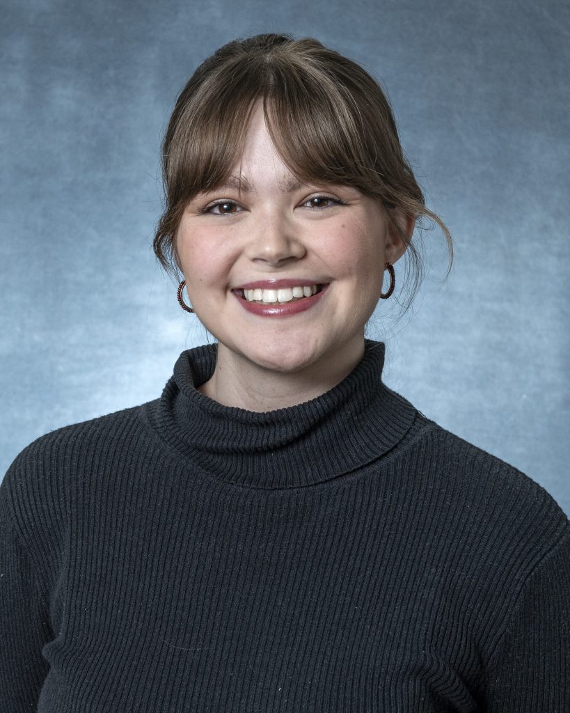 102825 Gabrielle Webb00